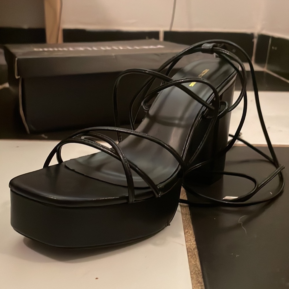 NEVER WORN PLATFORMS Pretty Little Thing - Picture 2 of 3